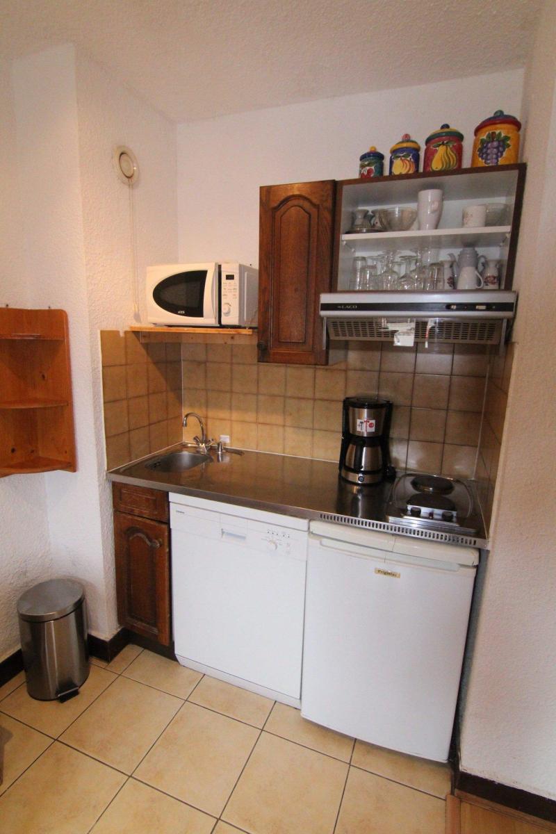 Rent in ski resort Studio 4 people (H4) - Résidence la Ménandière - Alpe d'Huez - Kitchenette