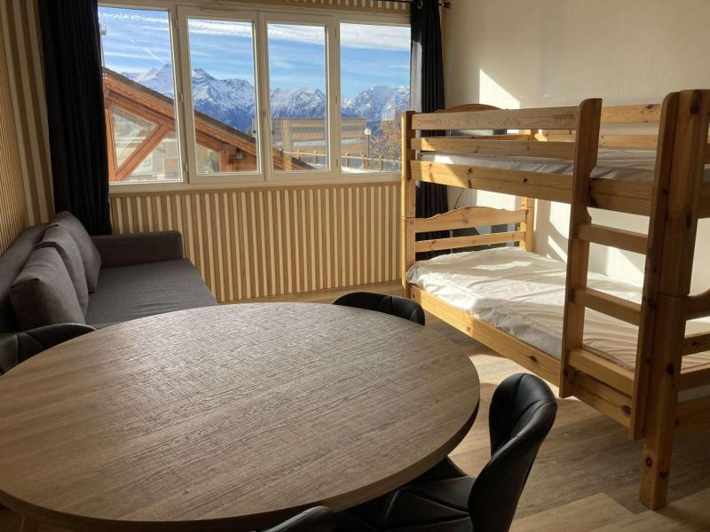 Rent in ski resort Studio 4 people (O1) - Résidence la Ménandière - Alpe d'Huez - Living room