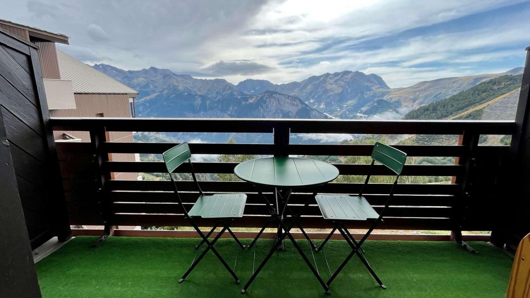 Rent in ski resort 2 room apartment 5 people (70) - Résidence les Solaires - Alpe d'Huez - Balcony