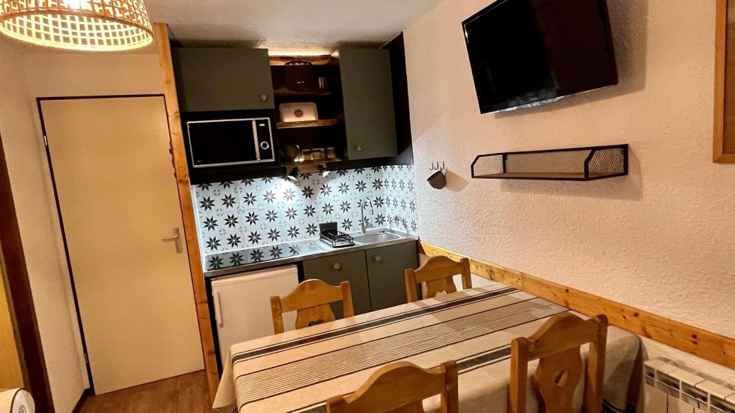 Wynajem na narty Apartament 2 pokojowy 5 osób (70) - Résidence les Solaires - Alpe d'Huez - Pokój gościnny