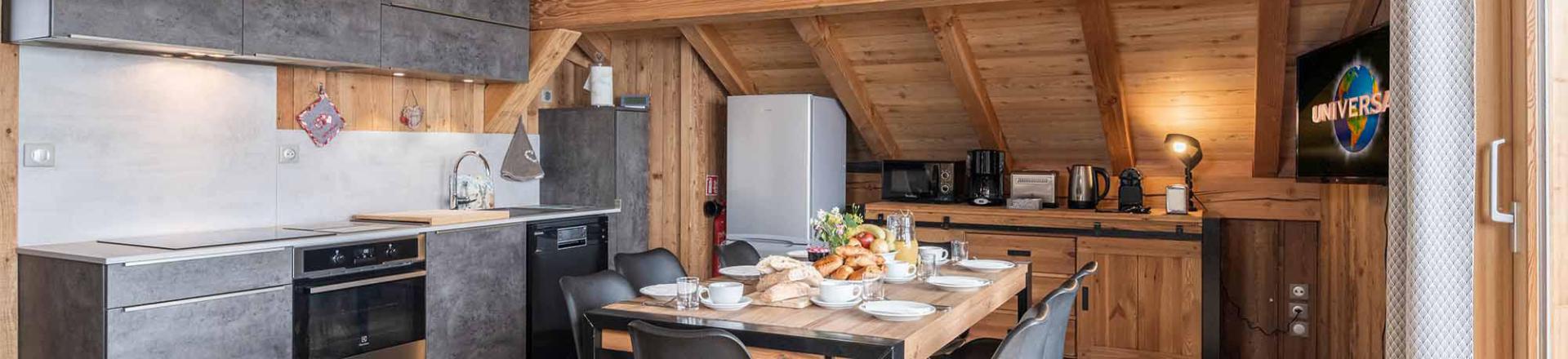 Rent in ski resort Chalet Nightingale - Alpe d'Huez - Open-plan kitchen