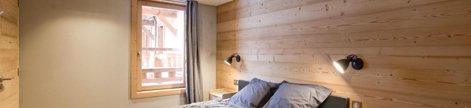 Rent in ski resort Chalet Nuance de Gris - Alpe d'Huez - Bedroom