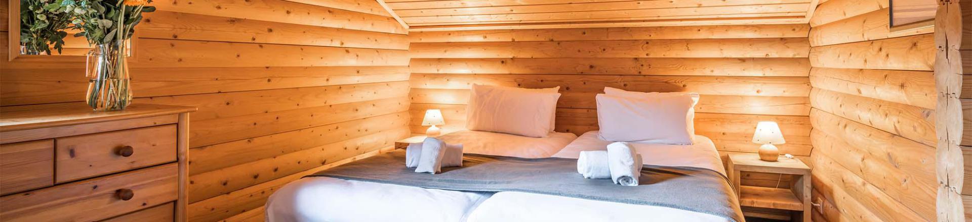 Rent in ski resort Chalet Télémark - Alpe d'Huez - Bedroom