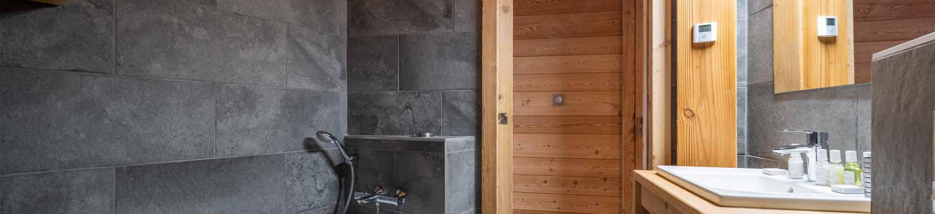 Rent in ski resort Chalet Woodpecker - Alpe d'Huez - Bathroom