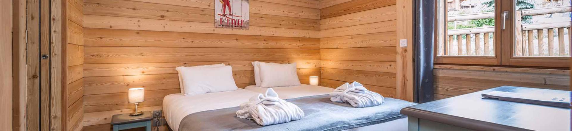Rent in ski resort Chalet Woodpecker - Alpe d'Huez - Bedroom
