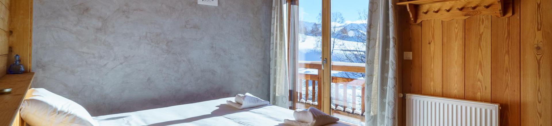 Rent in ski resort 5 room triplex chalet 8 people (Rébèque) - Chalets Les Balcons du Golf - Alpe d'Huez - Bedroom