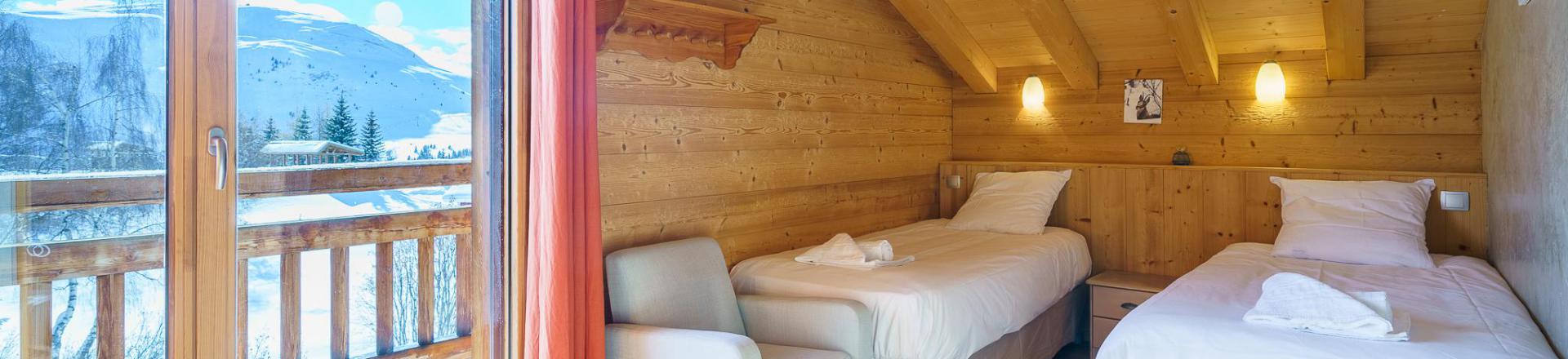 Location au ski Chalet triplex 5 pièces 8 personnes (Friandise) - Chalets Les Balcons du Golf - Alpe d'Huez - Chambre mansardée