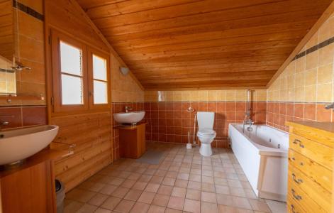 Rent in ski resort Chalet Diane - Alpe d'Huez - Bathroom