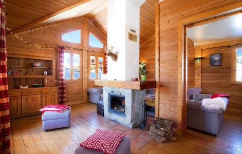Rent in ski resort Chalet Diane - Alpe d'Huez - Fireplace