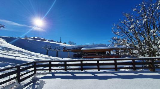 Location au ski Chalet le Vieux Logis - Alpe d'Huez - Extérieur hiver