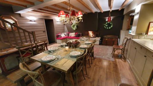 Ski verhuur Chalet le Vieux Logis - Alpe d'Huez - Tafel