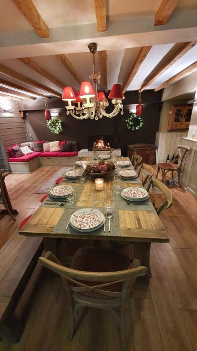 Ski verhuur Chalet le Vieux Logis - Alpe d'Huez - Tafel