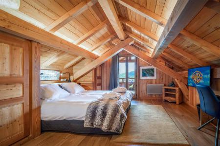 Rent in ski resort Chalet Loup - Alpe d'Huez - Bedroom under mansard