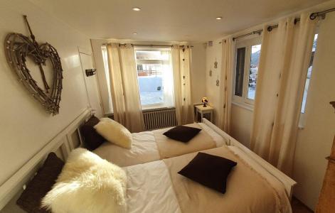 Rent in ski resort 9 room chalet 15 people - Chalet Vieux Logis - Alpe d'Huez - Bedroom