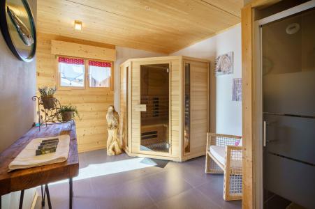 Rent in ski resort 5 room triplex chalet 8 people (Friandise) - Chalets Les Balcons du Golf - Alpe d'Huez - Sauna