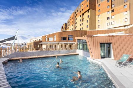 Rent in ski resort Hôtel Club MMV les Bergers - Alpe d'Huez - Swimming pool