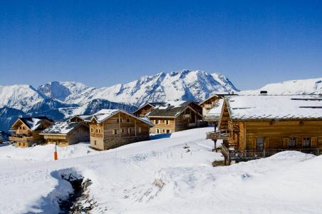 Location au ski Les Chalets de l'Altiport - Alpe d'Huez - Extérieur hiver