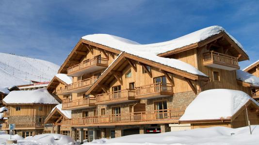 Rent in ski resort Résidence CGH le Cristal de l'Alpe - Alpe d'Huez - Winter outside