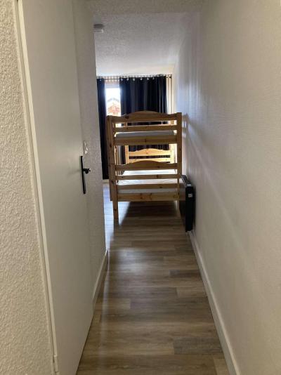 Rent in ski resort Studio 4 people (O1) - Résidence la Ménandière - Alpe d'Huez - Corridor