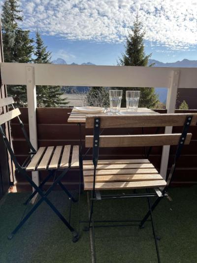 Rent in ski resort Studio sleeping corner 4 people (117) - Résidence les Horizons d'Huez - Alpe d'Huez - Balcony