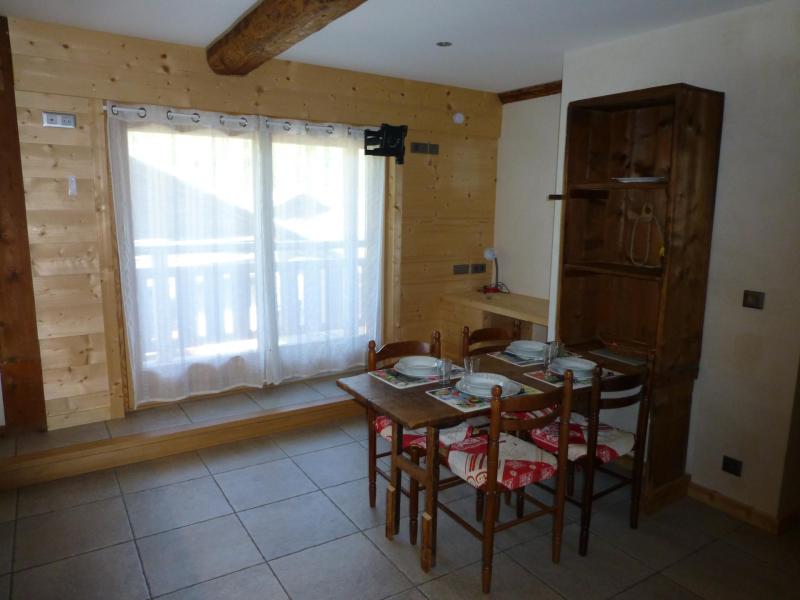 Rent in ski resort Studio 4 people - Hameau du Praz - Arêches-Beaufort - Living room