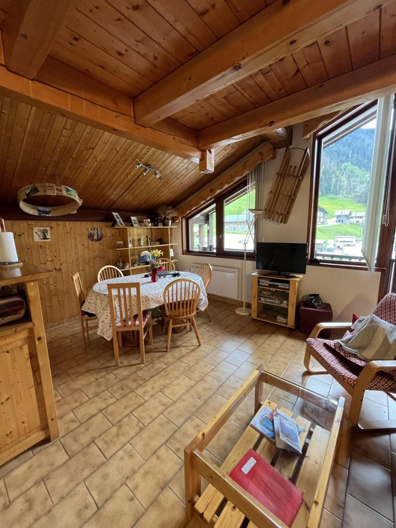 Ski verhuur Appartement duplex 3 kamers 6 personen - Le Chamois - Arêches-Beaufort - Woonkamer