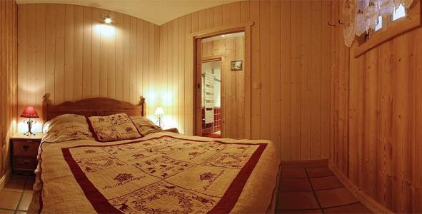 Rent in ski resort Studio cabin 4 people - Au Centre du Village - Arêches-Beaufort - Bedroom