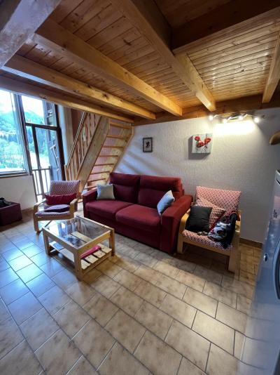 Ski verhuur Appartement duplex 3 kamers 6 personen - Le Chamois - Arêches-Beaufort - Woonkamer