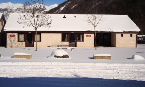 Vacanze in montagna Camping Le Pas de l'Ours - Aston - Esteriore inverno