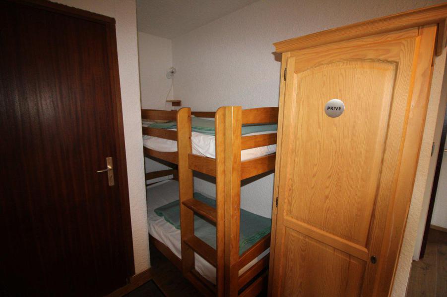 Rent in ski resort 3 room apartment 6 people (AEO008-306) - Résidence Carlines - Auris en Oisans - Apartment