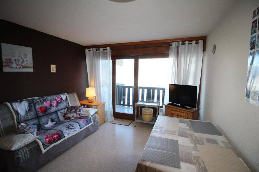 Rent in ski resort Studio sleeping corner 4 people (AEO008-641) - Résidence Carlines - Auris en Oisans - Living room