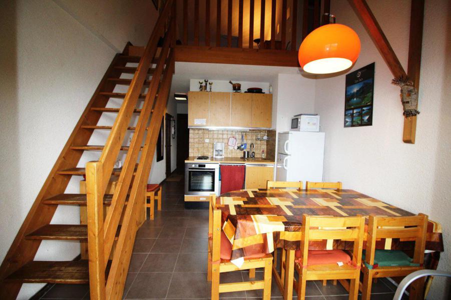 Rent in ski resort 4 room duplex apartment 6 people (041) - Résidence Iris - Auris en Oisans - Living room