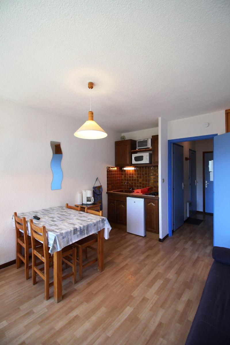 Rent in ski resort Studio sleeping corner 4 people (0F6) - Résidence les Brimbelles - Auris en Oisans - Apartment