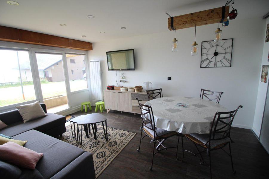 Rent in ski resort 3 room apartment 6 people (045) - Résidence les Campanules - Auris en Oisans - Apartment