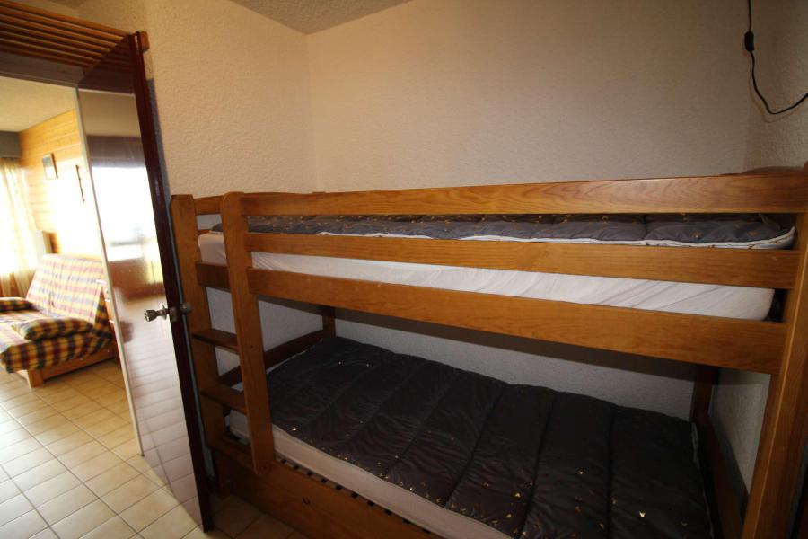 Rent in ski resort Studio sleeping corner 4 people (003) - Résidence les Campanules - Auris en Oisans - Bunk beds