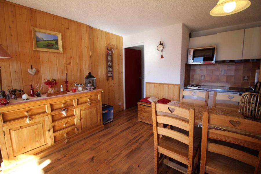 Rent in ski resort Studio sleeping corner 4 people (001) - Résidence les Chardons - Auris en Oisans - Kitchenette