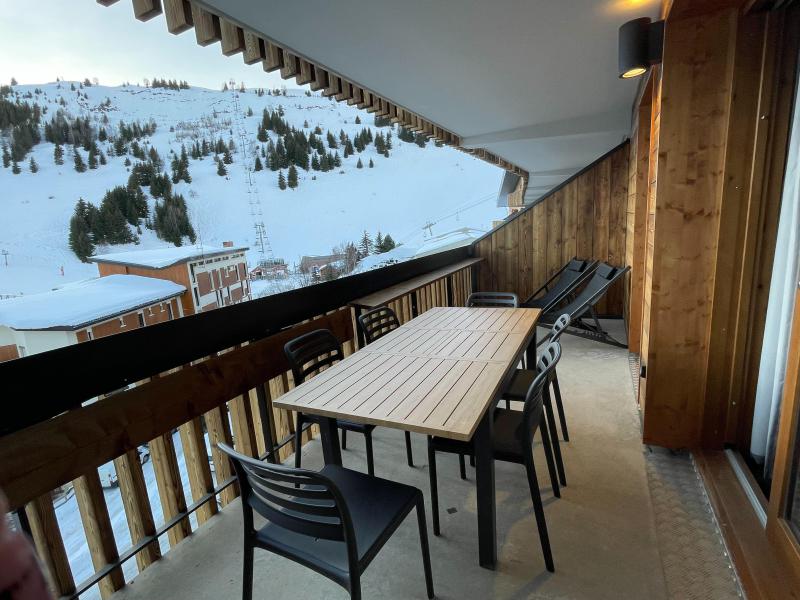 Rent in ski resort Résidence Les Ecrins d'Auris - Auris en Oisans - Balcony