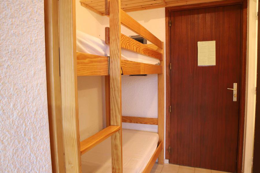 Rent in ski resort Studio sleeping corner 3 people (001) - Résidence Martagons A - Auris en Oisans