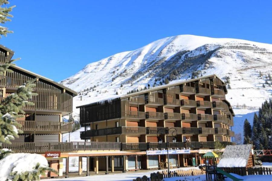 Location au ski Résidence Martagons A - Auris en Oisans - Extérieur hiver