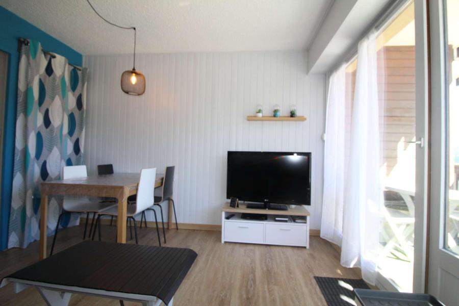 Rent in ski resort Studio sleeping corner 4 people (110) - Résidence Martagons A - Auris en Oisans - Living room