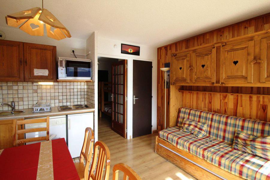 Rent in ski resort Studio sleeping corner 6 people (221) - Résidence Martagons A - Auris en Oisans - Living room