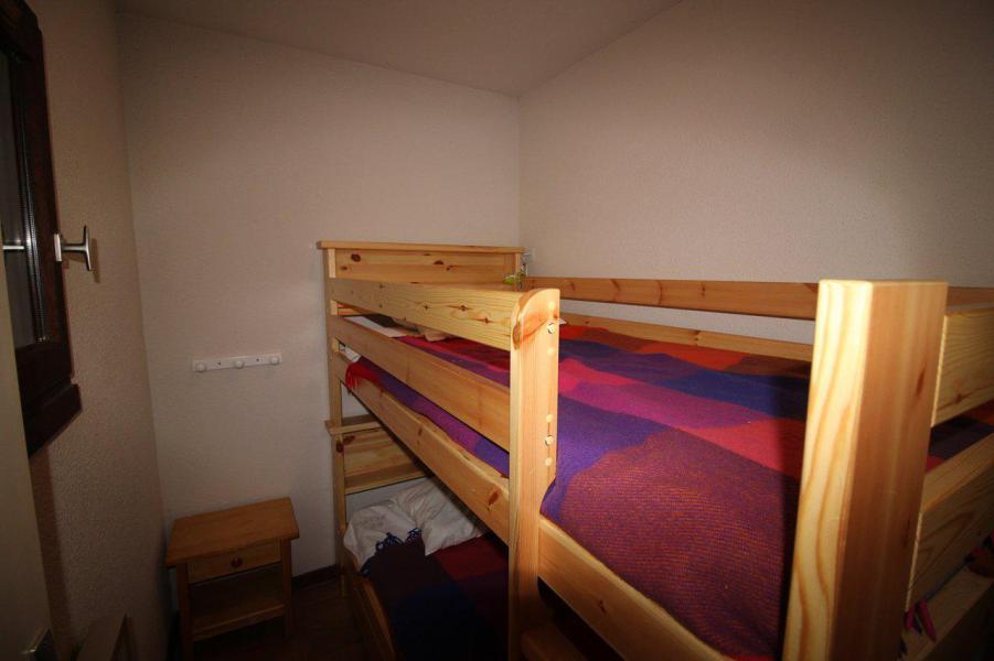 Rent in ski resort 2 room mezzanine apartment 4 people (033) - Résidence Meije I - Auris en Oisans - Sleeping area