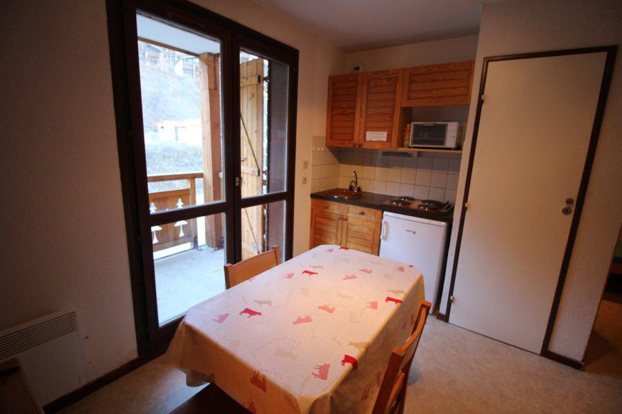 Rent in ski resort Studio sleeping corner 3 people (072) - Résidence Meije II - Auris en Oisans - Living room