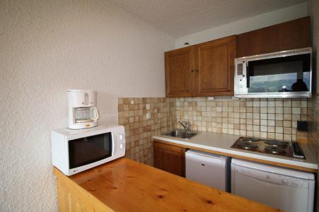 Rent in ski resort Studio sleeping corner 4 people (AEO008-422) - Résidence Carlines - Auris en Oisans - Kitchenette