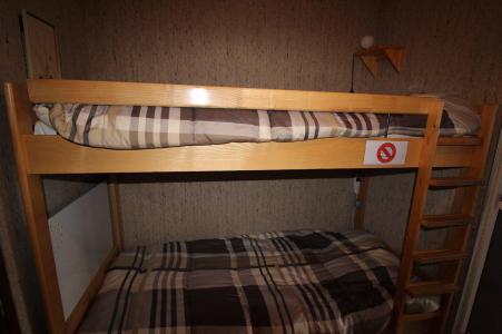 Rent in ski resort Studio sleeping corner 4 people (AEO008-641) - Résidence Carlines - Auris en Oisans - Apartment