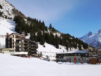 Ski verhuur Studio bergnis 4 personen (406) - Résidence l'Étendard - Auris en Oisans - Buiten winter