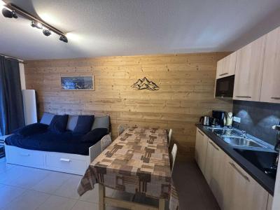 Wynajem na narty Apartament 2 pokojowy z alkową 5 osób (103) - Résidence La Sarenne - Auris en Oisans - Pokój gościnny