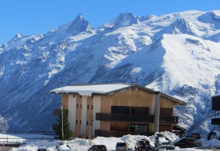 Rent in ski resort Résidence les Brimbelles - Auris en Oisans - Winter outside