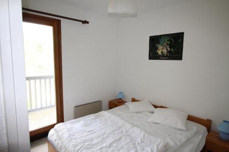 Rent in ski resort 3 room apartment 6 people (002) - Résidence Martagons A - Auris en Oisans - Double bed