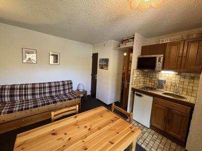 Ski verhuur Studio bergnis 3 personen (AEO006-227) - Résidence Martagons A - Auris en Oisans - Woonkamer